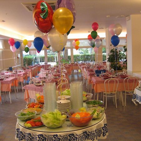 Hotel Nives Riccione Esterno foto