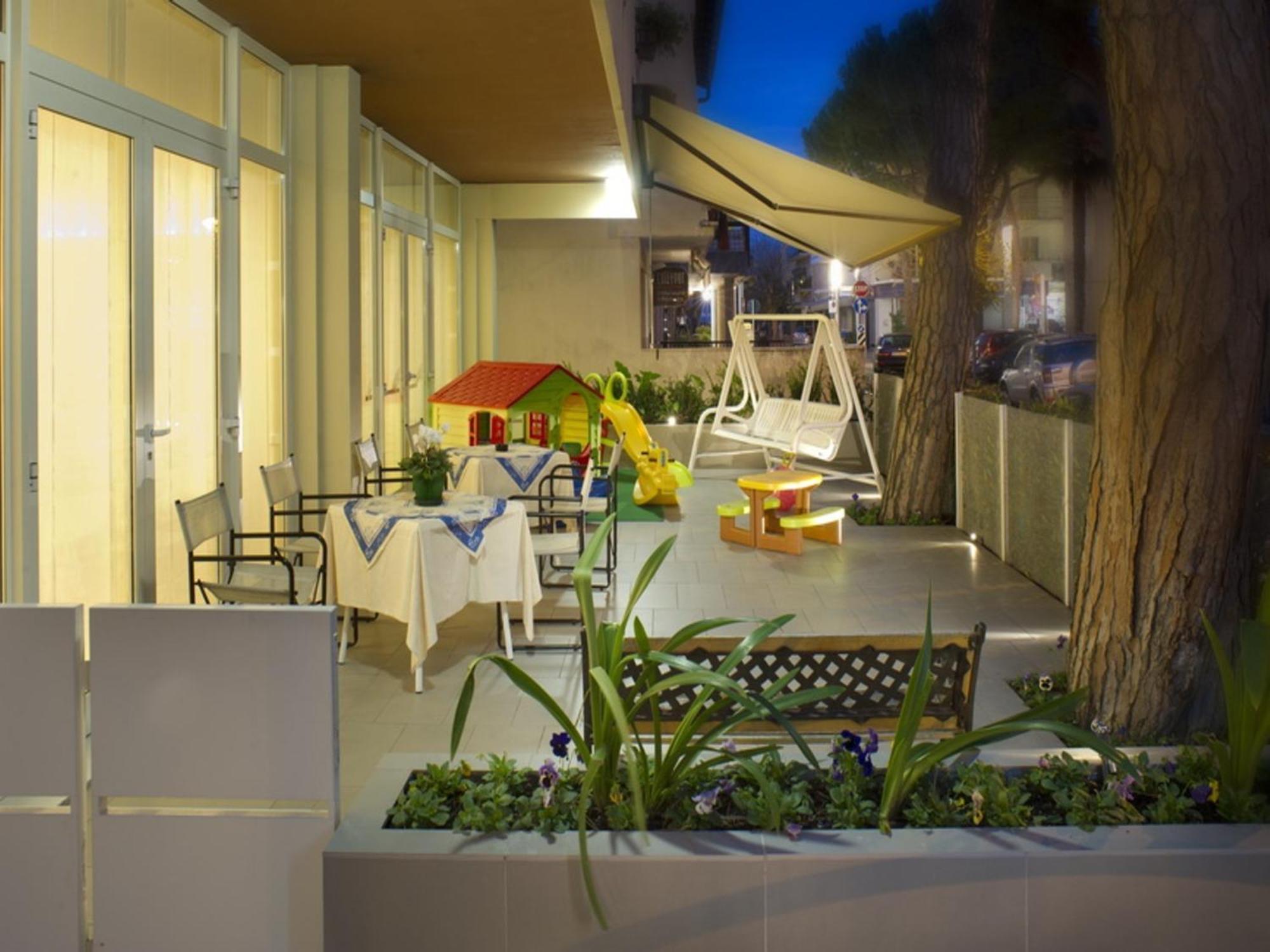 Hotel Nives Riccione Esterno foto