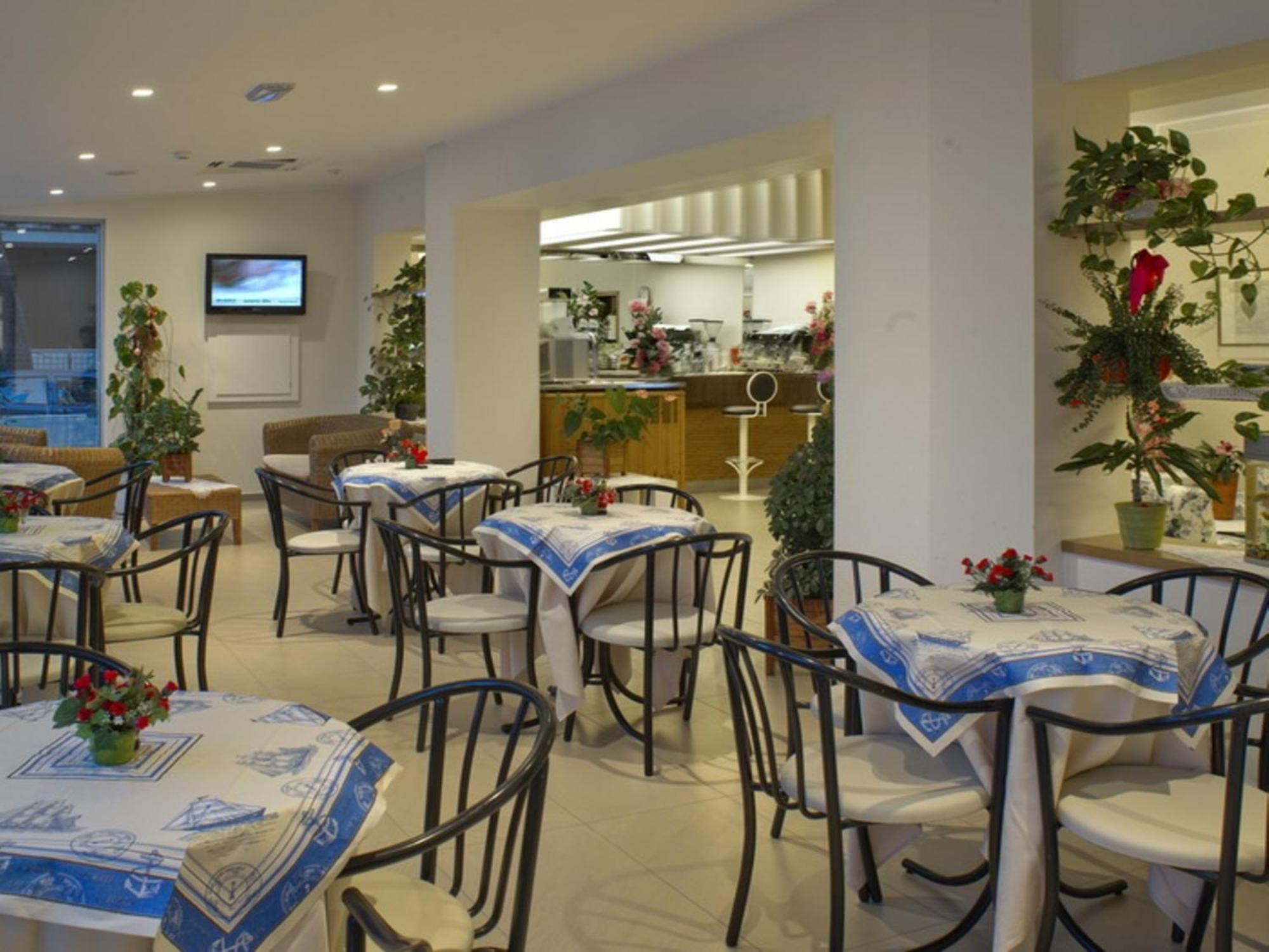 Hotel Nives Riccione Esterno foto