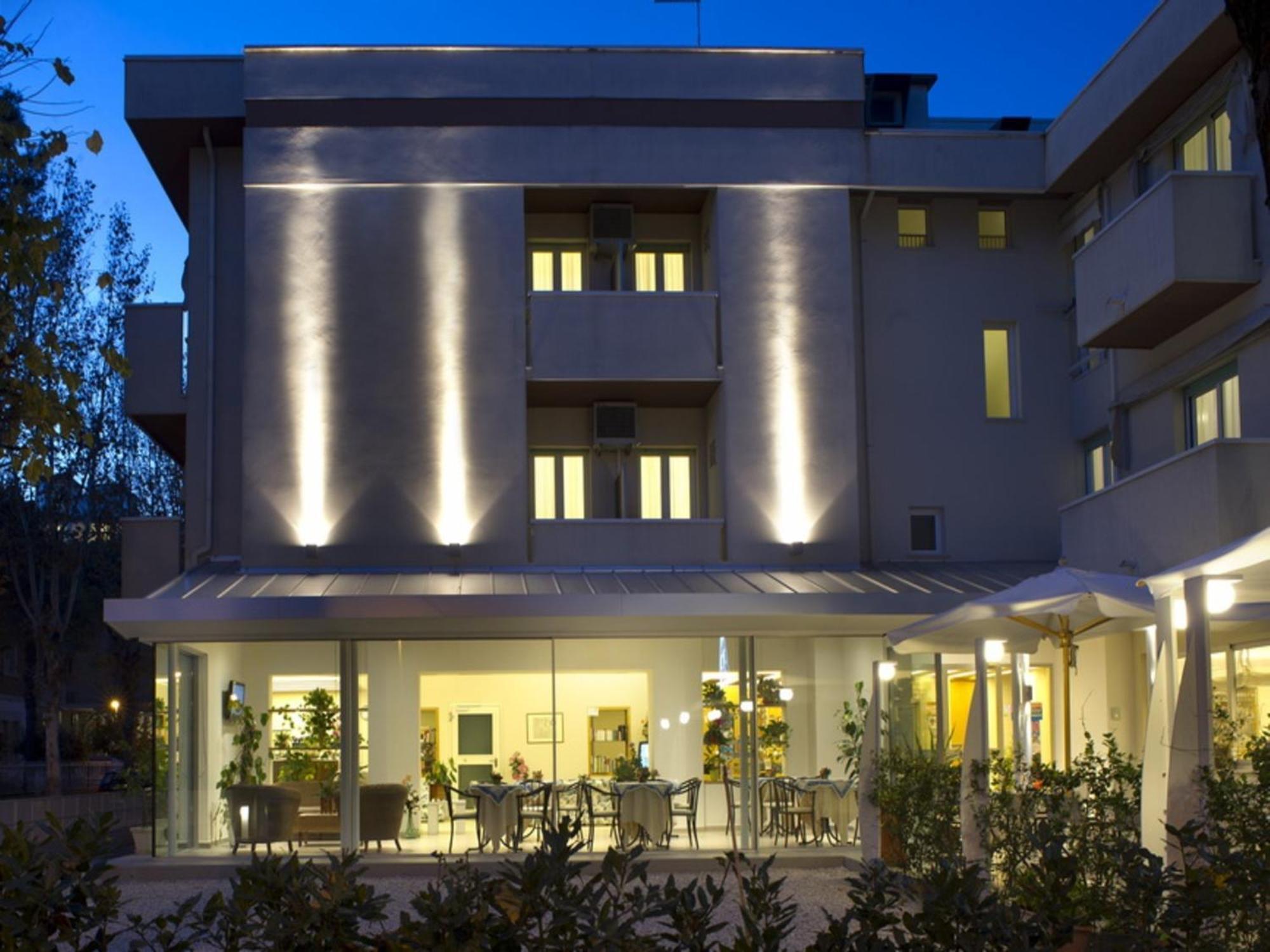 Hotel Nives Riccione Esterno foto