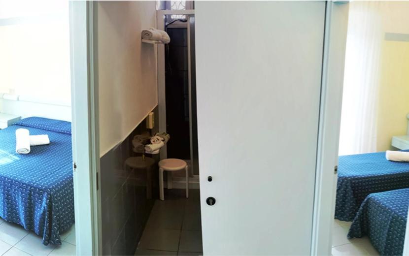 Hotel Nives Riccione Camera foto